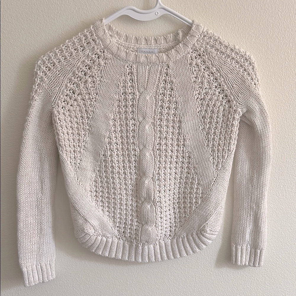NWOT Tahari Cotton White and Gold Thread Thruout Round Hem Cable Knit Sweater